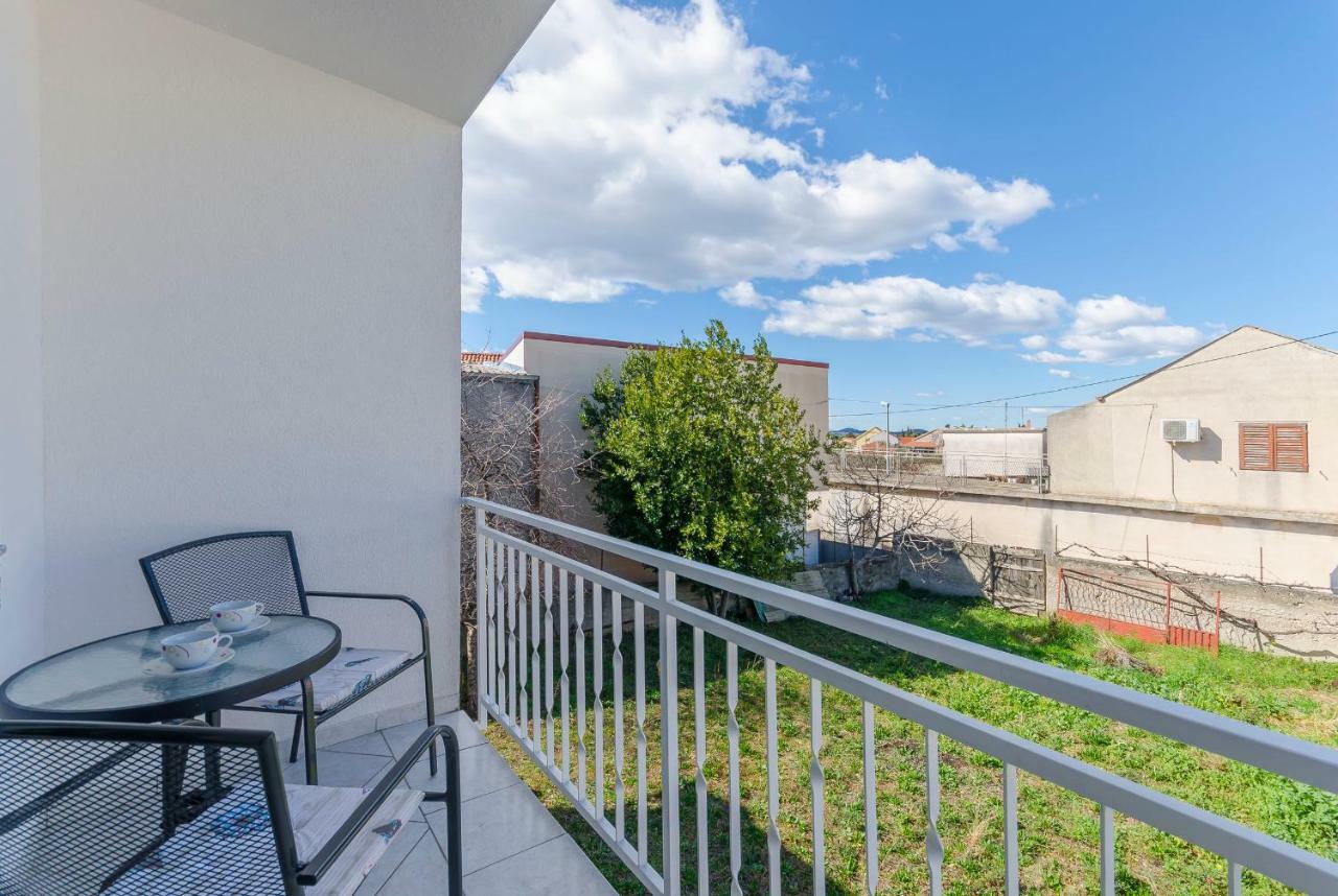 Apartments Danica Pirovac Exterior foto